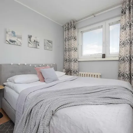 Modern & Pet Friendly With Balcony By Renters Appartamento