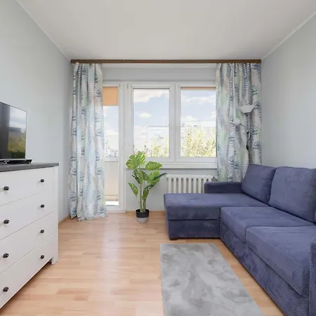 Modern & Pet Friendly With Balcony By Renters