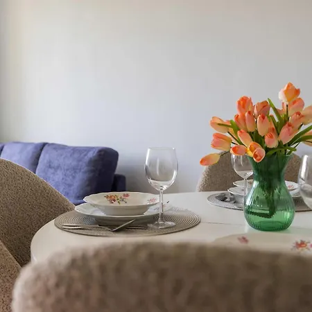 Appartamento Modern & Pet Friendly With Balcony By Renters *