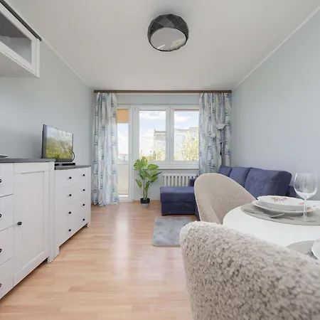 Appartamento Modern & Pet Friendly With Balcony By Renters Varsavia