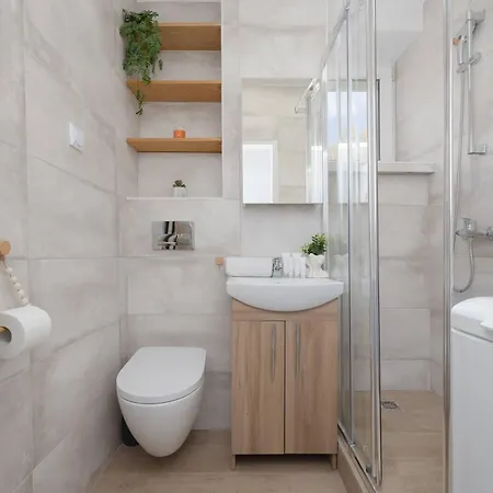 Appartamento Modern & Pet Friendly With Balcony By Renters *