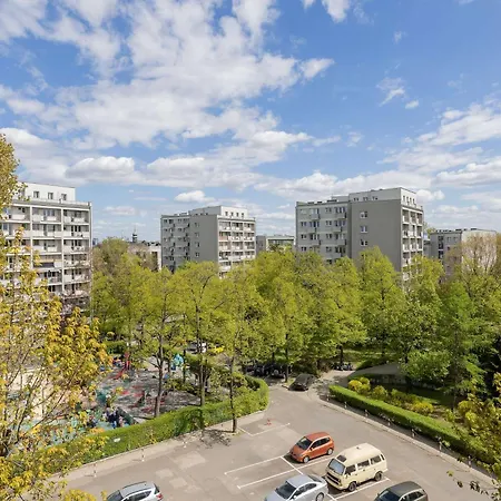 Appartamento Modern & Pet Friendly With Balcony By Renters Varsavia